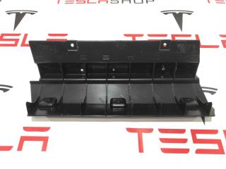 Кронштейн (крепление) коврового покрытия багажника Tesla Model S 1 поколение [рестайлинг] 2017, 1009173-00-C