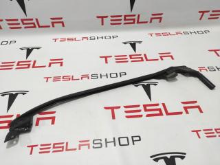 Уплотнитель задней двери Tesla Model S 1 поколение 2015, 1005423-00-D