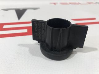 Кронштейн крепления кнопки Tesla Model X 1 поколение 2017, 1074114-00-B