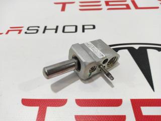 клапан системы охлаждения Tesla Model X 1 поколение 2017, 1039040-00-D