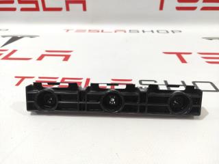 Кронштейн крепления накладки порога рокерной панели Tesla Model S 1 поколение [рестайлинг] 2017, 1003691-00-B