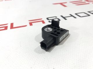 датчик удара Tesla Model S 1 поколение 2015, 1005274-00-B