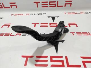 педаль Tesla Model S 1 поколение 2015, 1005307-00-A, 9F836-AA