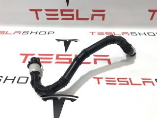 Патрубок охлаждения пентхауса выпускной Tesla Model 3 1 поколение 2021, 1095766-00-F