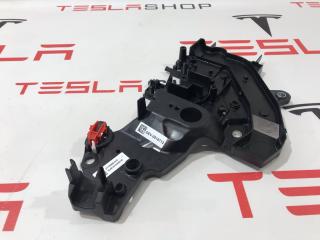 Крышка нижняя панели управления пентхауса основной батареи Tesla Model 3 1 поколение 2021, 1095888-00-S, 1109683-00-K