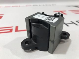 Дроссель высоковольтный основной батареи Tesla Model 3 1 поколение 2021, 1097615-00-C, 1526573-00-A