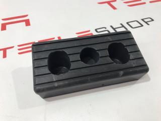 Опора под домкрат (подушка) Tesla Model S 1 поколение 2015, 1009124-00-C