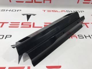 Кронштейн (крепление) коврового покрытия багажника Tesla Model S 1 поколение 2015, 1009173-00-E