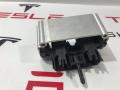 Крышка-фиксатор низковольтного разъема высоковольтной батареи Tesla Model S 1 поколение 2015, 1003311-00-C - фото №4