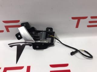 ручка внутренняя задняя правая Tesla Model S 1 поколение 2015, 1007940-00-G, 1008432-00-E