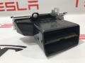 Воздуховод центральной панели (пассажирский) Tesla Model S 1 поколение 2013, 1007825-00-C - фото №4
