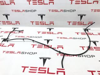 Магистраль омывателя лобового стекла Tesla Model S 1 поколение 2013, 1054647-00-A, 1054647-01-A