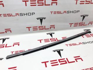 молдинг двери задней правой Tesla Model S 1 поколение 2013, 1095921-00-C