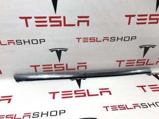 молдинг двери передней правой Tesla Model S 1 поколение 2013, 1095920-00-C