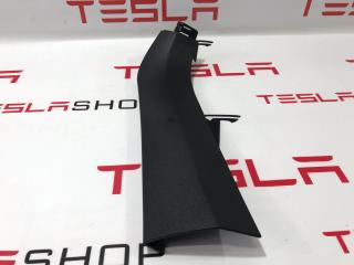 накладка двери (крышки) багажника Tesla Model S 1 поколение 2013, 1009254-00-G, 1009235-00-I