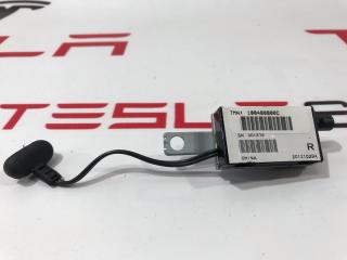 Антенна усилитель AM/FM Tesla Model S 1 поколение 2013, 1004808-00-C