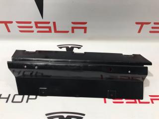 Кронштейн (крепление) коврового покрытия багажника Tesla Model S 1 поколение 2013, 1009174-00-E