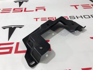 Кронштейн модулей стояночного тормоза, парктроников Tesla Model S 1 поколение 2013, 1008901-00-B