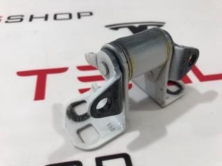 петля двери Tesla Model S 1 поколение 2013, 6009555-00-F