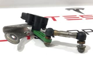 Датчик уровня пневмоподвески Tesla Model S 1 поколение 2013, 6006514-00-B
