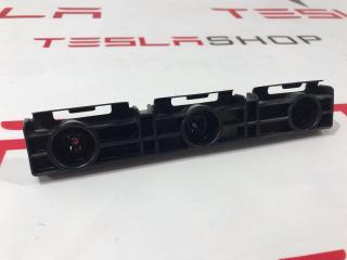 Кронштейн крепления накладки порога рокерной панели Tesla Model S 1 поколение 2013, 1003691-00-A