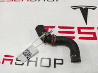 Трубка охлаждения от четверного клапана до расширительного бачка Tesla Model S 1 поколение 2013, 6007346-00-D