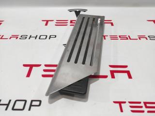 Панель для отдыха ноги водителя Tesla Model S 1 поколение 2013, 6005968-00-C