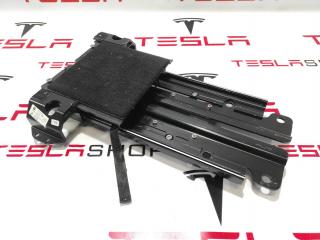 кронштейн (салазки) сидения Tesla Model X 1 поколение 2016, 1076072-02-B, 1059717-00-B