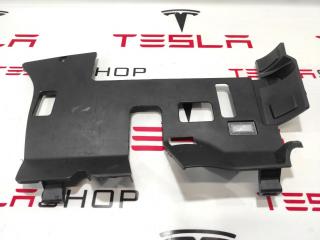 Накладка пластиковая под рулевой колонкой Tesla Model S 1 поколение 2013, 6007446-00-H