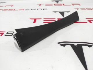 Накладка стойки А, (средняя высота) Tesla Model S 1 поколение 2013, 1007711-00-D