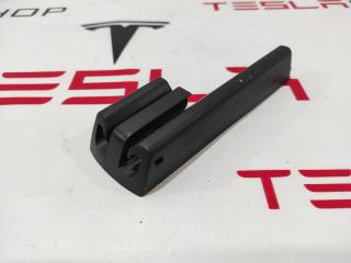 Заглушка салазки сиденья Tesla Model S 1 поколение 2013, 1031675-00-A