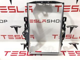 Рамка декоративная компьютера MCU (основного монитора) Tesla Model S 1 поколение 2015, 1002294-00-B