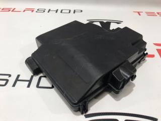 блок предохранителей Tesla Model S 1 поколение 2015, 1013274-02-C, 1013272-00-E