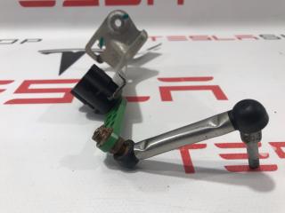 Датчик уровня пневмоподвески Tesla Model S 1 поколение 2015, 1004173-00-A, 6006523-00-A
