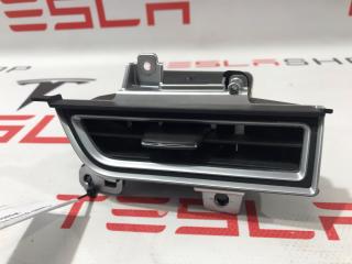 Воздуховод центральной панели (пассажирский) Tesla Model S 1 поколение 2015, 1007825-00-C