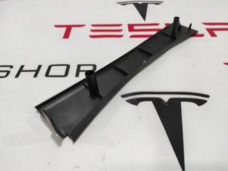 Накладка стойки А, (средняя высота) Tesla Model S 1 поколение 2015, 1007711-00-C