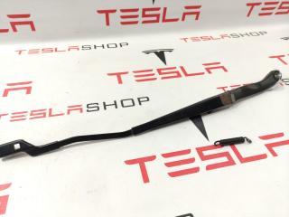 щеткодержатель (поводок стеклоочистителя, дворник) Tesla Model S 1 поколение 2015, 6005951-00-C