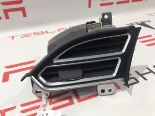 Воздуховод центральной панели (водительский) Tesla Model S 1 поколение 2015, 1061731-00-B, 1007834-00-C, 1096877-00-B