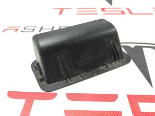 ручка крышки багажника Tesla Model S 1 поколение 2015, 1009262-00-E
