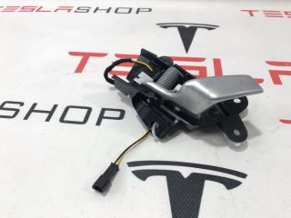 ручка внутренняя передняя левая Tesla Model S 1 поколение 2015, 1008436-00-E