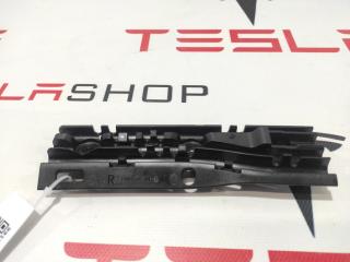 Кронштейн крепления дренажной трубки панорамной крыши Tesla Model S 1 поколение 2015, 1008372-00-E