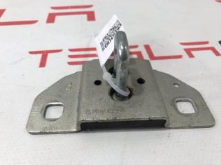 Петля замка крышки багажника Tesla Model S 1 поколение 2015, 1009419-00-B, A2127400132