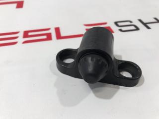 Упор крышки багажника Tesla Model S 1 поколение 2015, 1008863-00-C, 14858