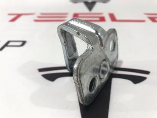 Петля замка двери Tesla Model S 1 поколение 2015, 6006618-00-A, 16896766