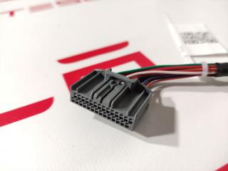 разъем (фишка) проводки Tesla Model S 1 поколение (2012 - 2016), 1004424-00-M