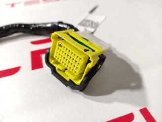 разъем (фишка) проводки Tesla Model S 1 поколение (2012 - 2016), 1031236-81-E