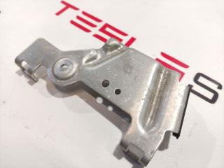 кронштейн (крепление) Tesla Model S 1 поколение [рестайлинг] (2016 - 2021), 1126940-00-D, 112694100C