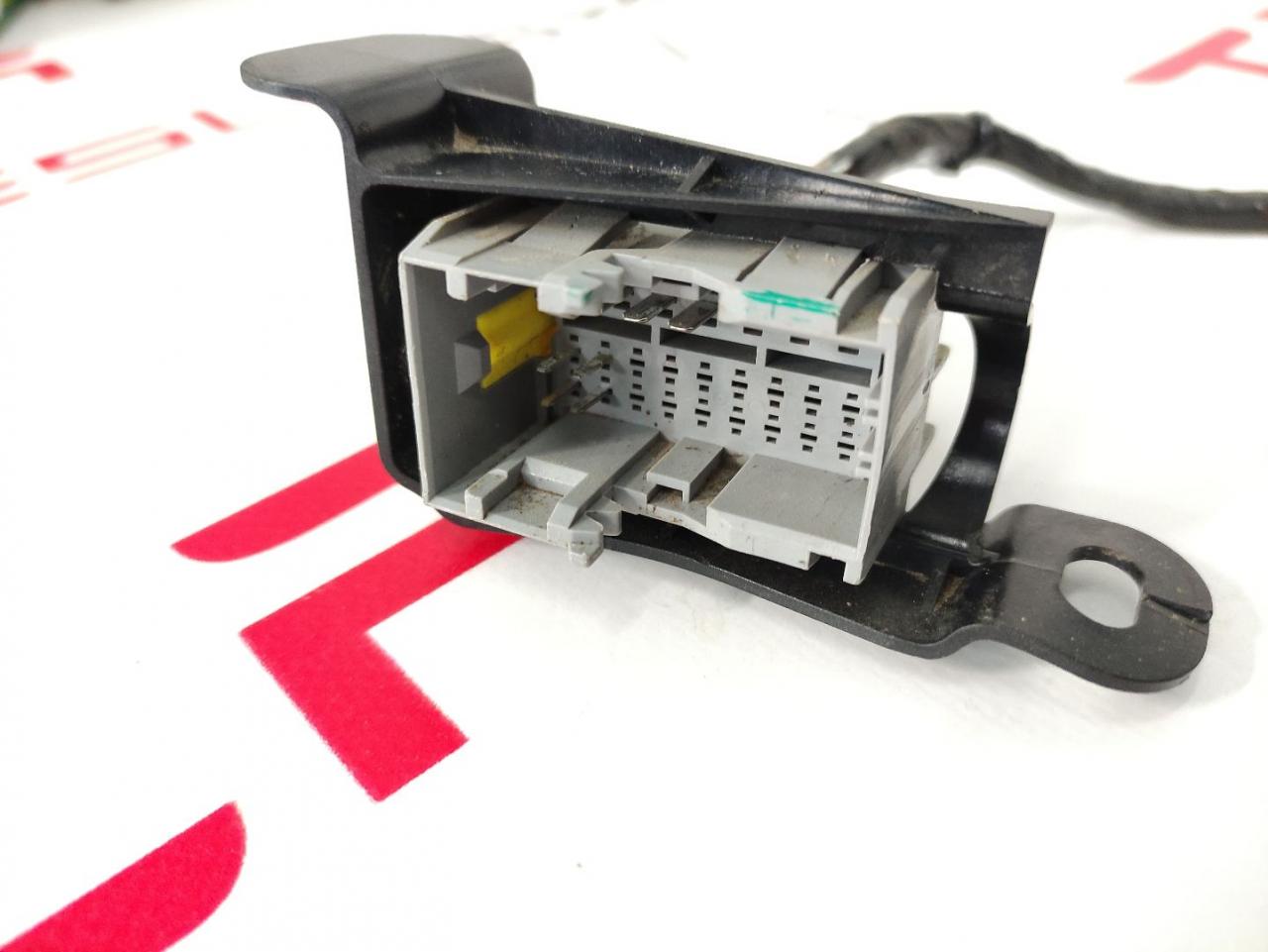 разъем (фишка) проводки Tesla Model S 1 поколение (2012 - 2016), 1004416-93-N - фото №1