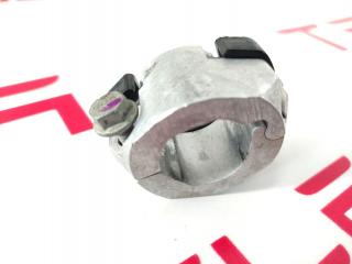 Кронштейн крепления (скоба) стабилизатора Tesla Model X 1 поколение 2019, электро, 1027381-00-K, 1027302-00-A