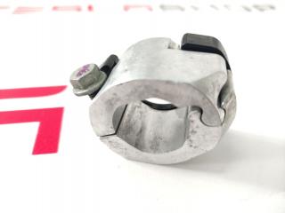 Кронштейн крепления (скоба) стабилизатора Tesla Model X 1 поколение 2019, электро, 1027381-00-K, 1027302-00-A